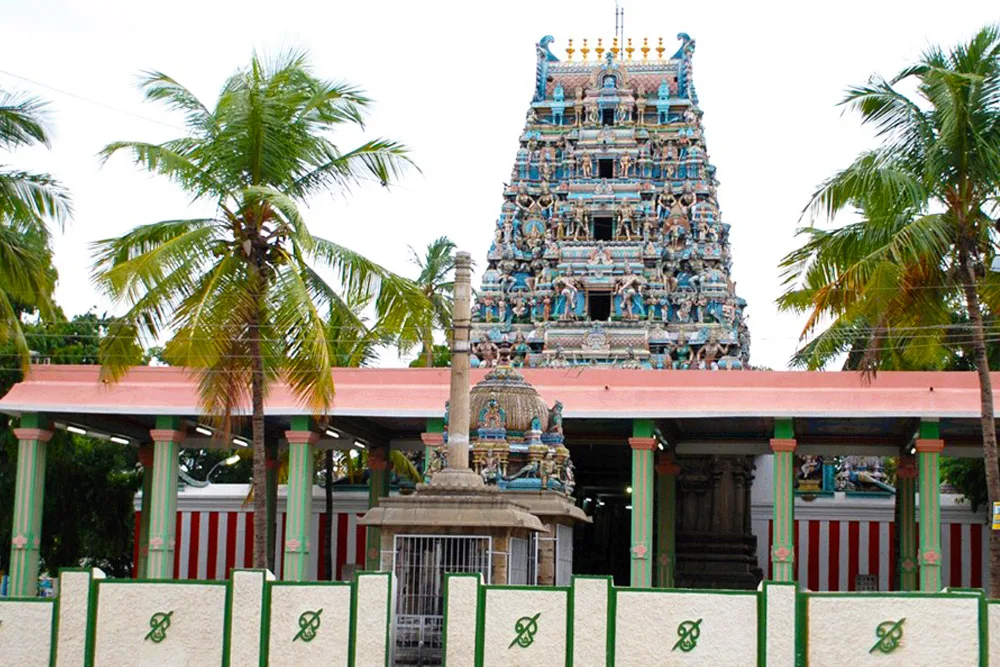 Thiru Aavinnankudi Temple